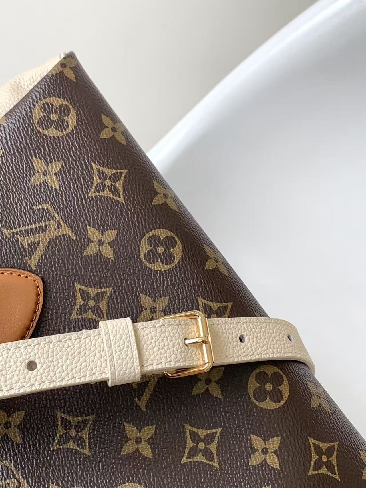Louis Vuitton LV Opéra BB canvas tote bag