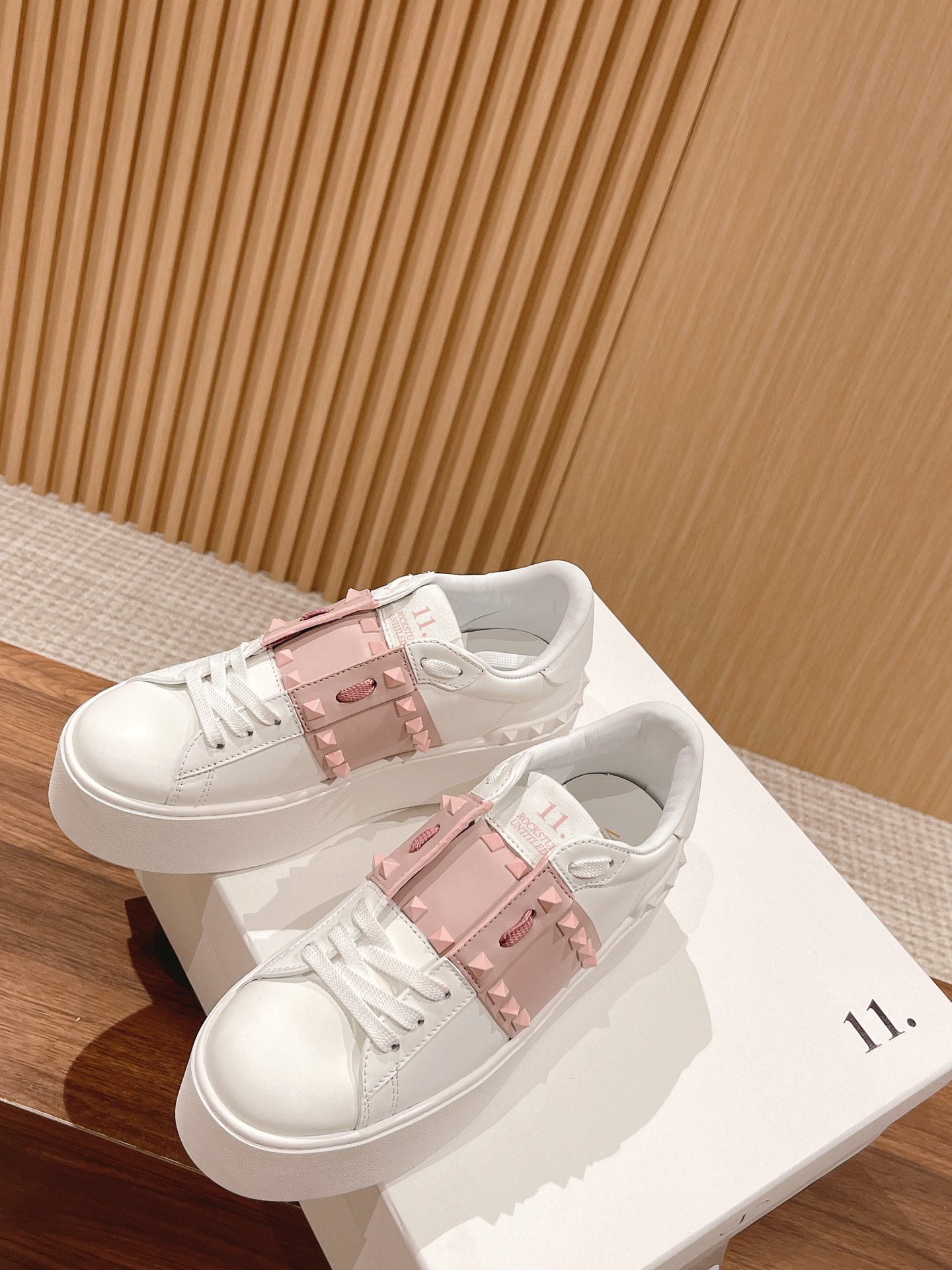 Valentino Garavani White Leather Pink Panel Rockstud Untitled Low Top Platform Sneakers - KAIROO