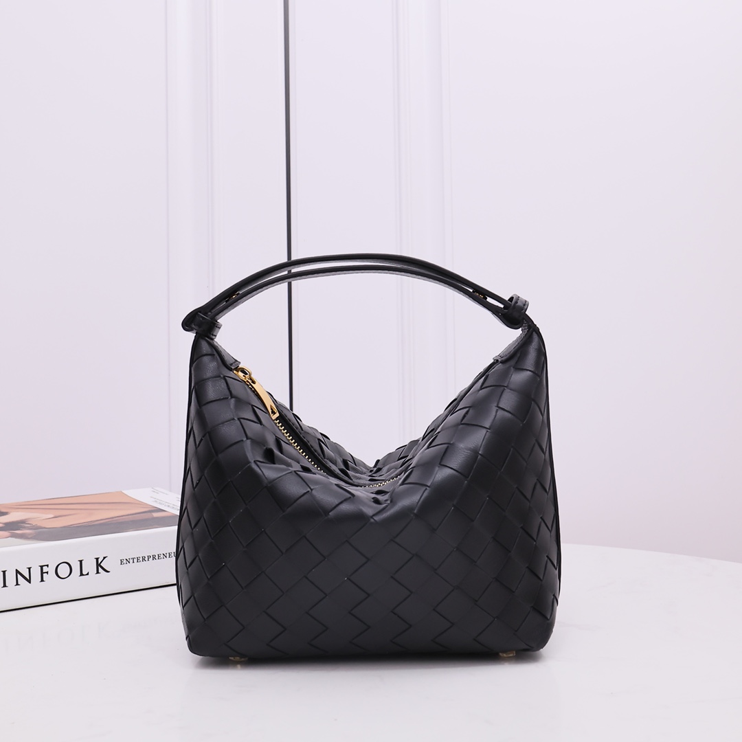 Bottega Veneta Wallace Bag in Black Intrecciato leather