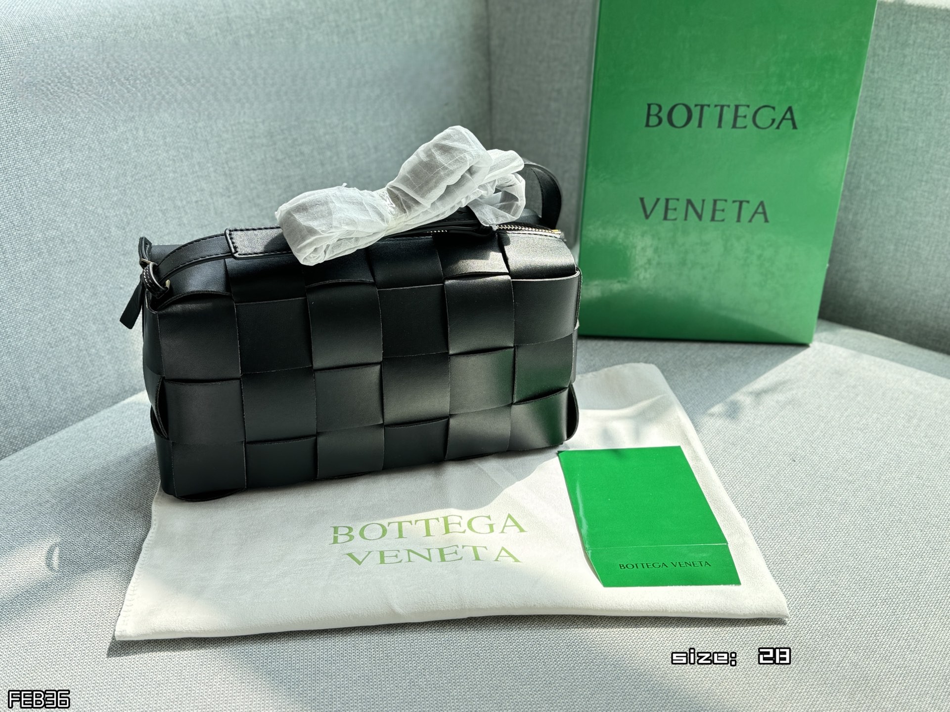 Bottega Veneta Maxi Intrecciato Weave Leather Cassette Brick Messenger Crossbody Bag - KAIROO