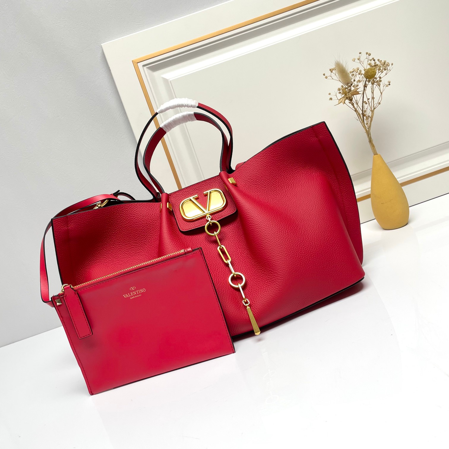 Valentino VLogo Rosso V Garavani Escape Grained Leather Gold Chain Tassel Shopping Tote Bag With Pouch - KAIROO