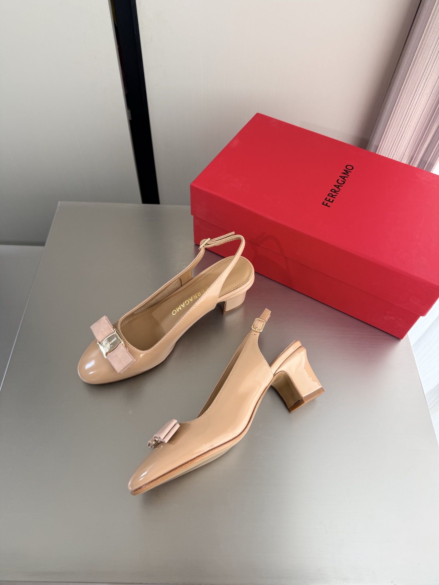 Ferragamo Shiny Leather Slingback