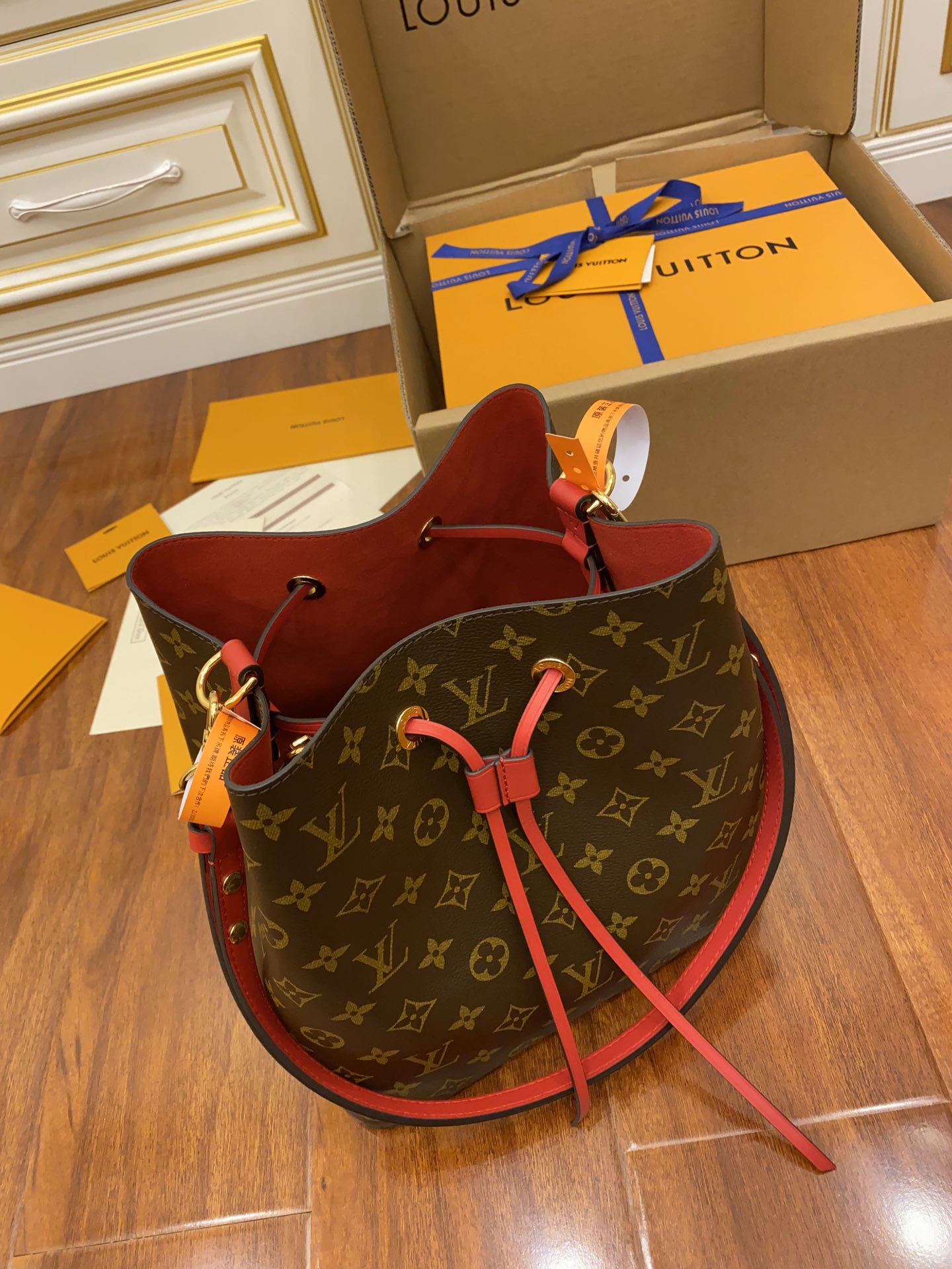 Louis Vuitton LV NeoNoe MM M44021