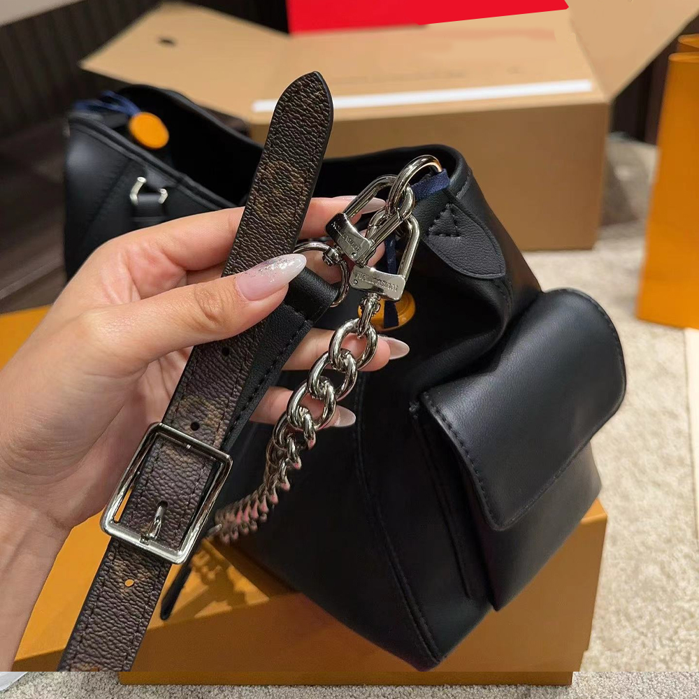 Louis Vuitton LV CarryAll Cargo