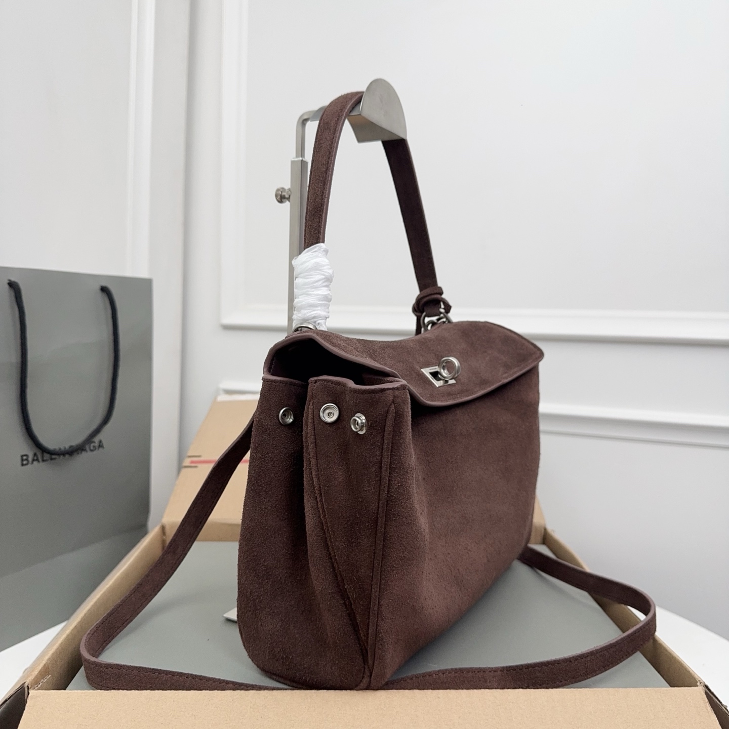 𝐁alenciaga Women's Rodeo Handbag Small in Light Espresso