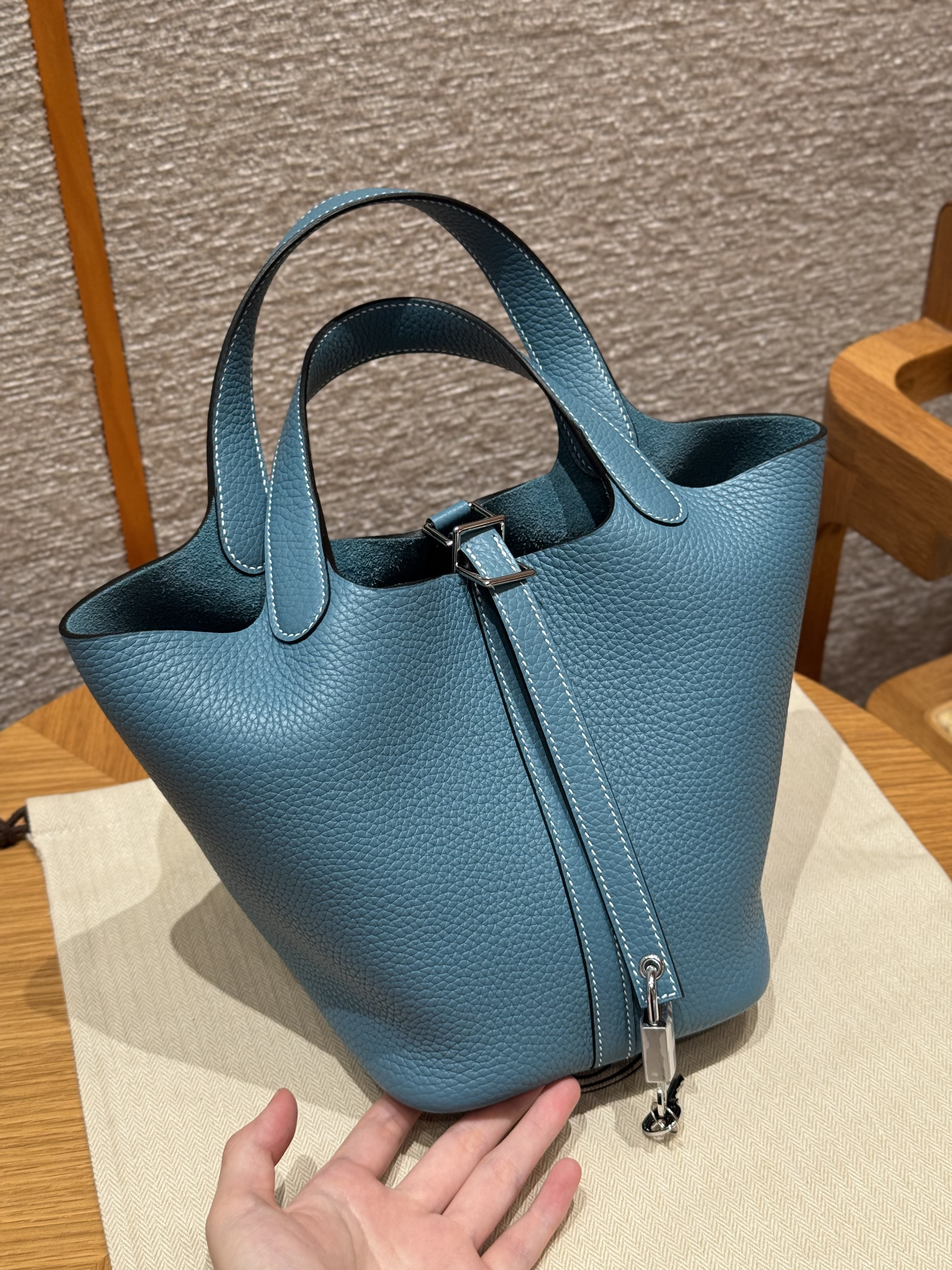 Hermes Blue Jean Clemence Picotin 18