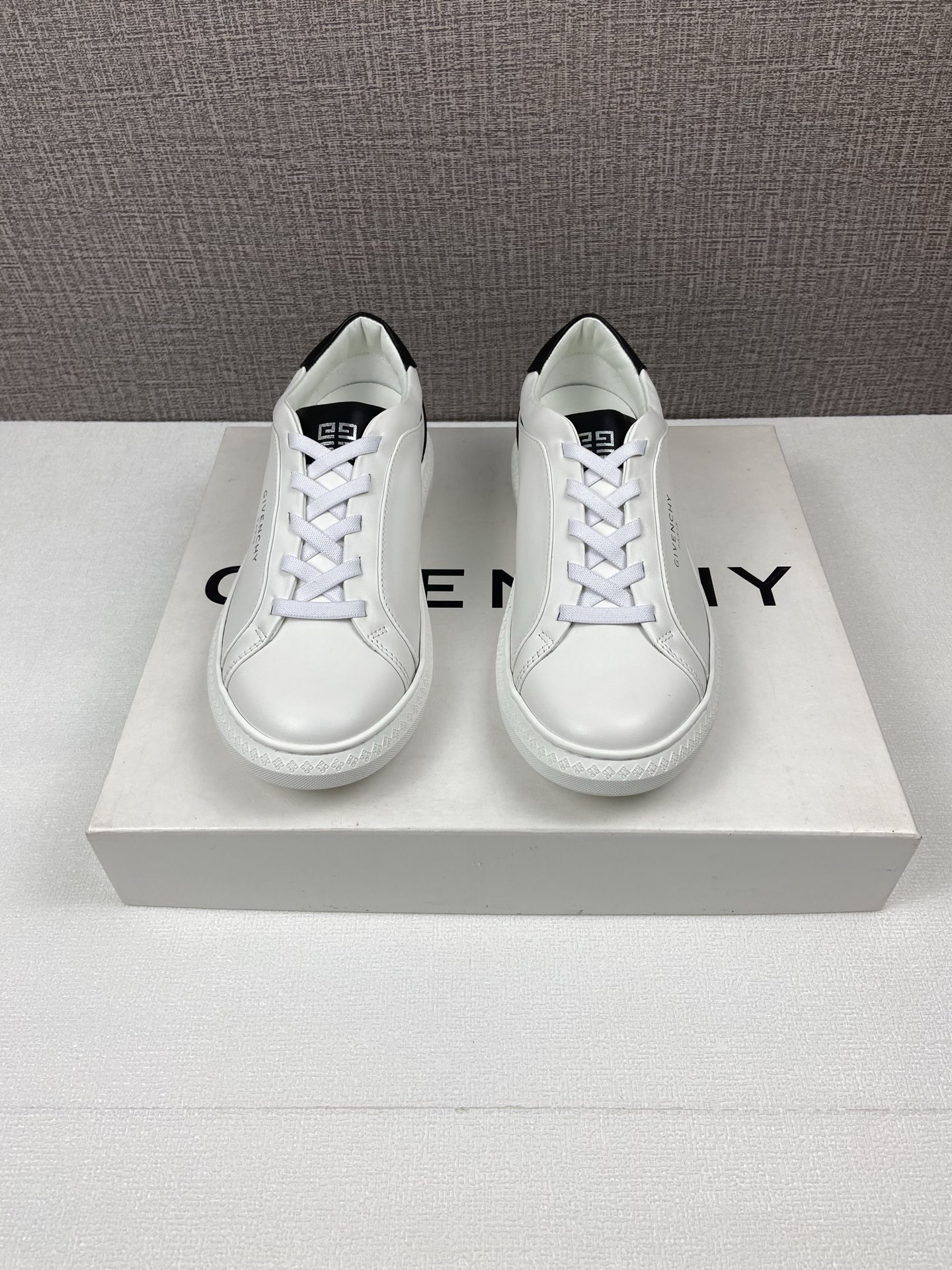 Givenchy G get Sneaker