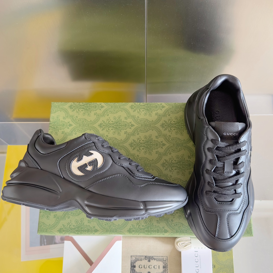 Unisex Gucci Rhyton trainer with Gucci logo