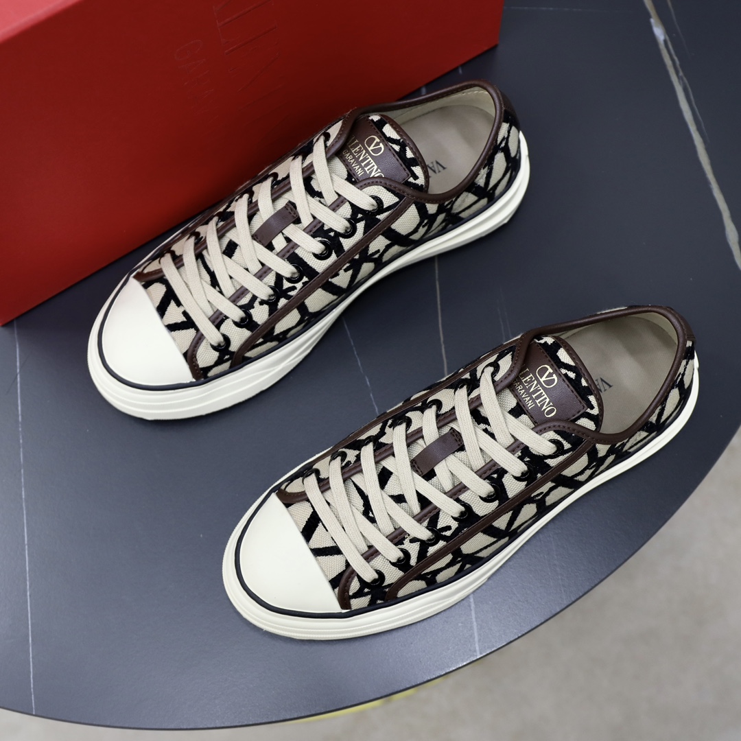 Valentino Toile Iconographe Black Jacquard Leather Canvas Totaloop Low-top Sneakers - KAIROO
