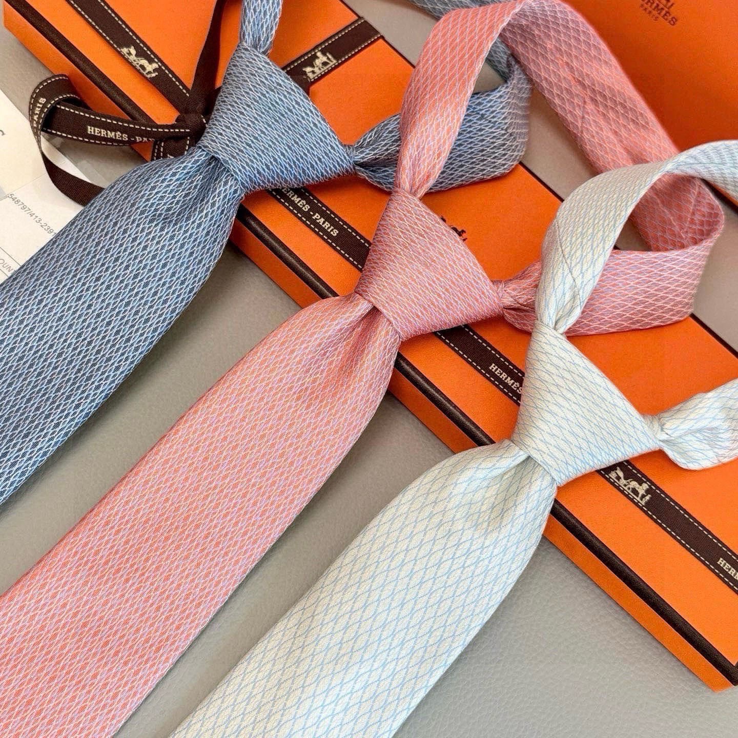 Hermès Classic Diamond Pattern Silk Tie - Essential for Business Elites - KAIROO