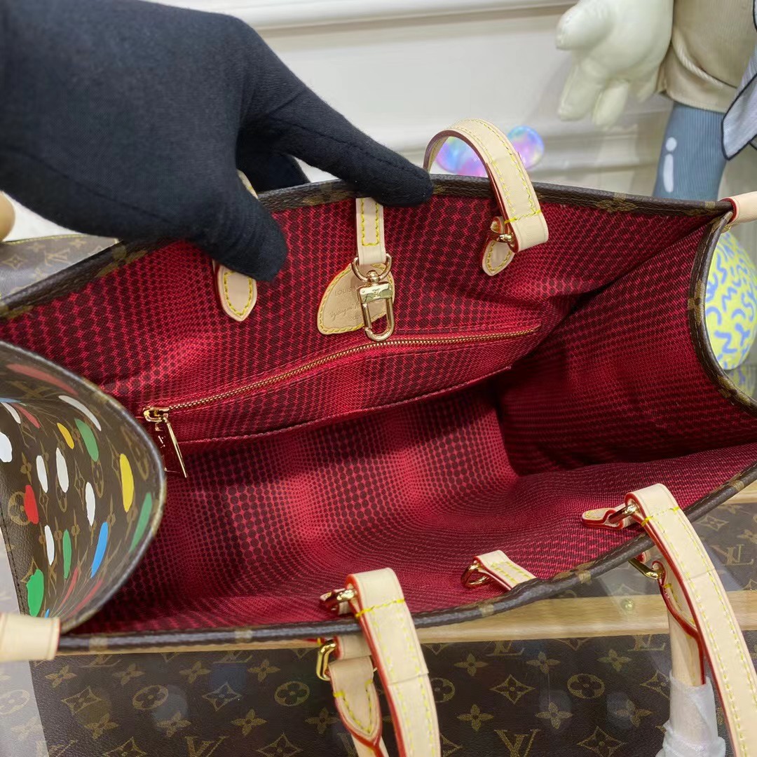 Louis Vuitton LV YK Onthego MM M46379