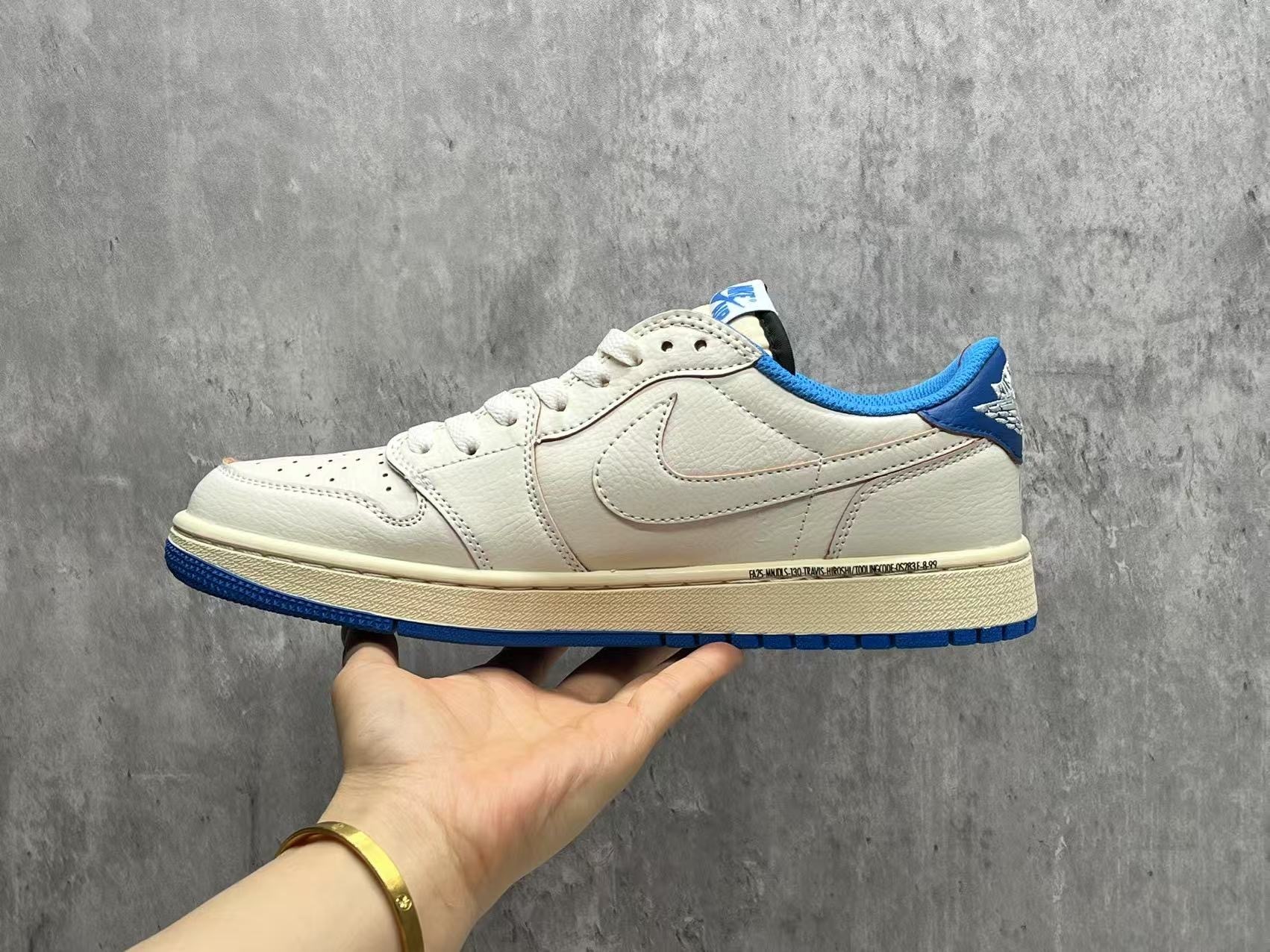 2025-26 AJ1 US Men's Sizes6 to 11 in half sizes White Blue Lightning  Low cut Inverted Hook Shoes tianlong