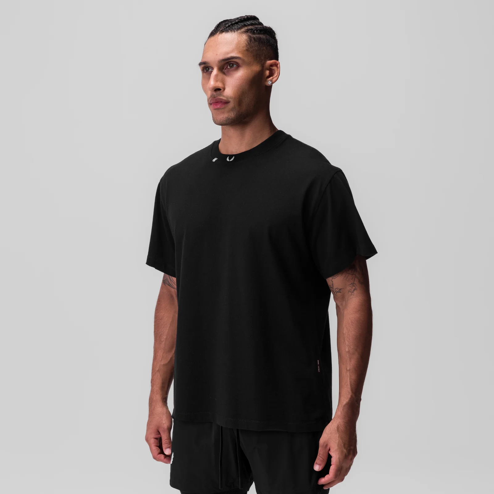 0797. Tech Essential Relaxed Tee - Black