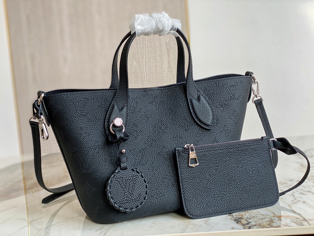 Louis Vuitton LV Blossom PM M21848