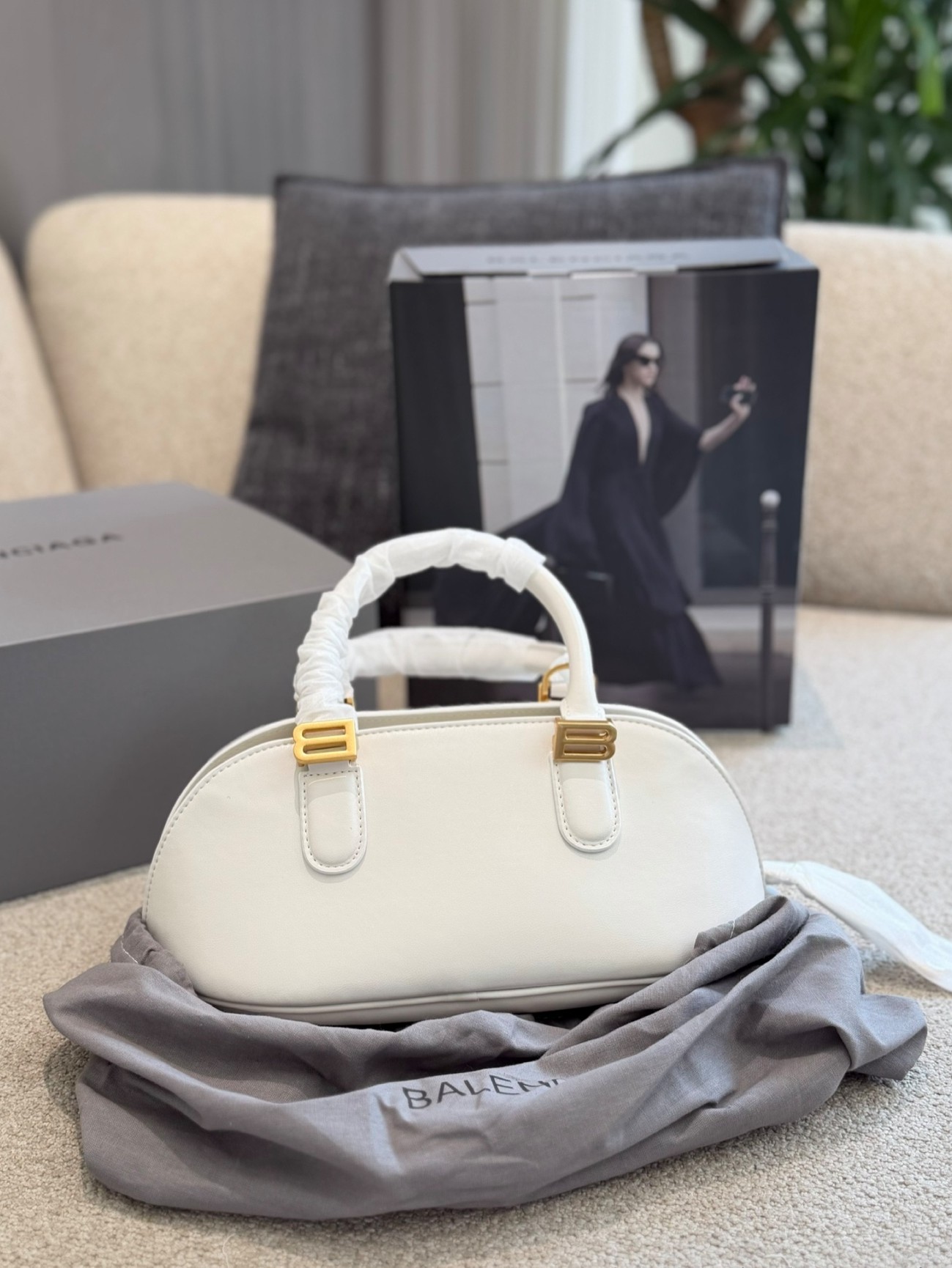 Balenciaga Bolero Bowling Matte Leather B-Hardware Shell-Shape Top Handle Bag - KAIROO