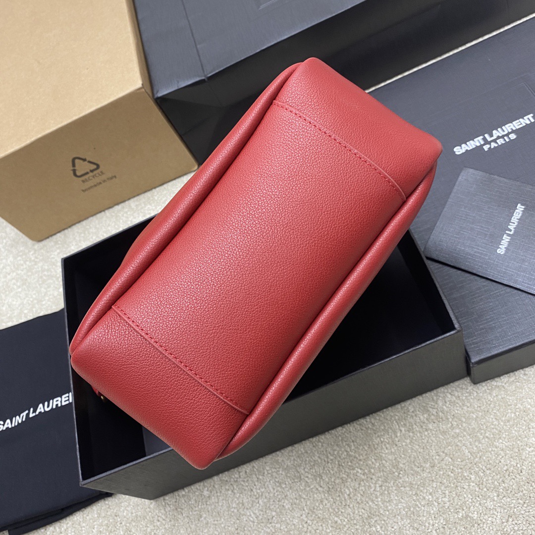 SAINT LAURENT YSL Le 5 à 7 Hobo monogram-plaque shoulder bag red