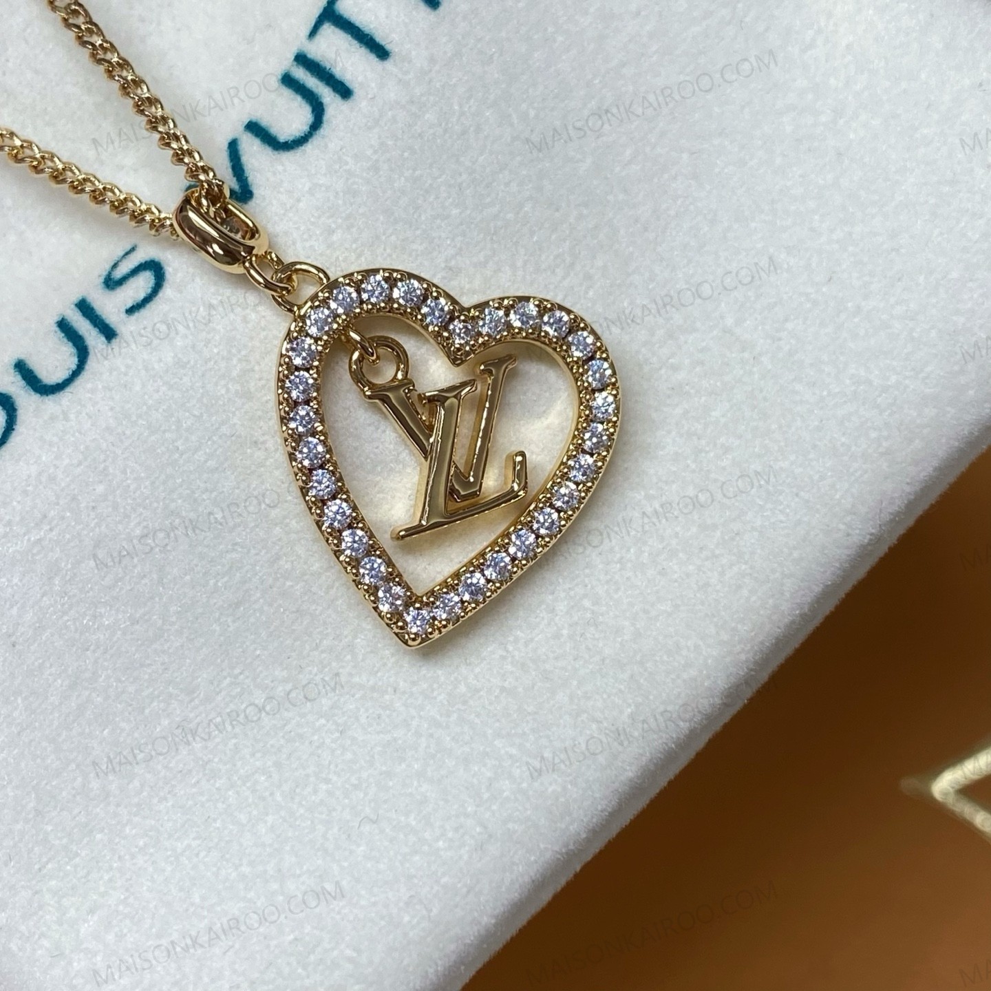 Louis Vuitton LV Iconic Heart Necklace - KAIROO