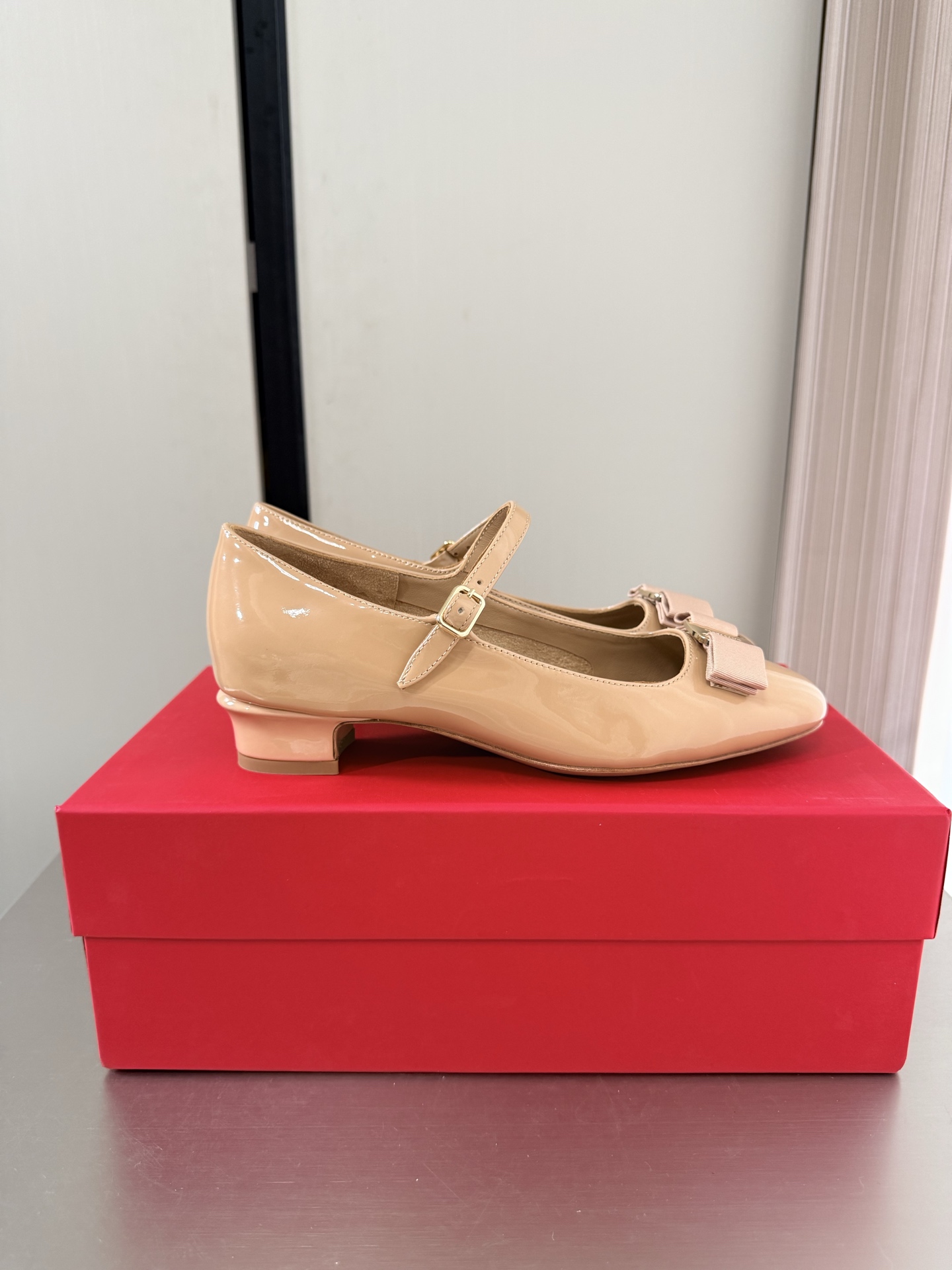 Ferragamo Shiny Leather Mary Jane Pump