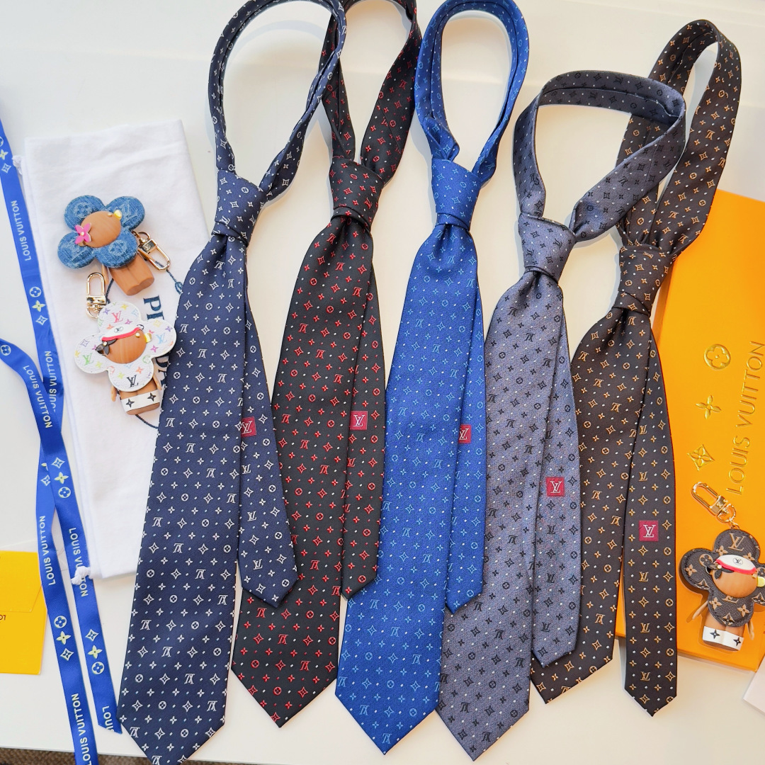 Louis Vuitton LV Classic All-over Monogram Silk Tie - Essential Business Accessory - KAIROO