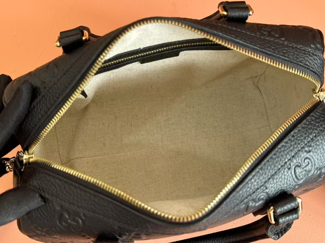 GUCCI GG Emblem small tote bag
