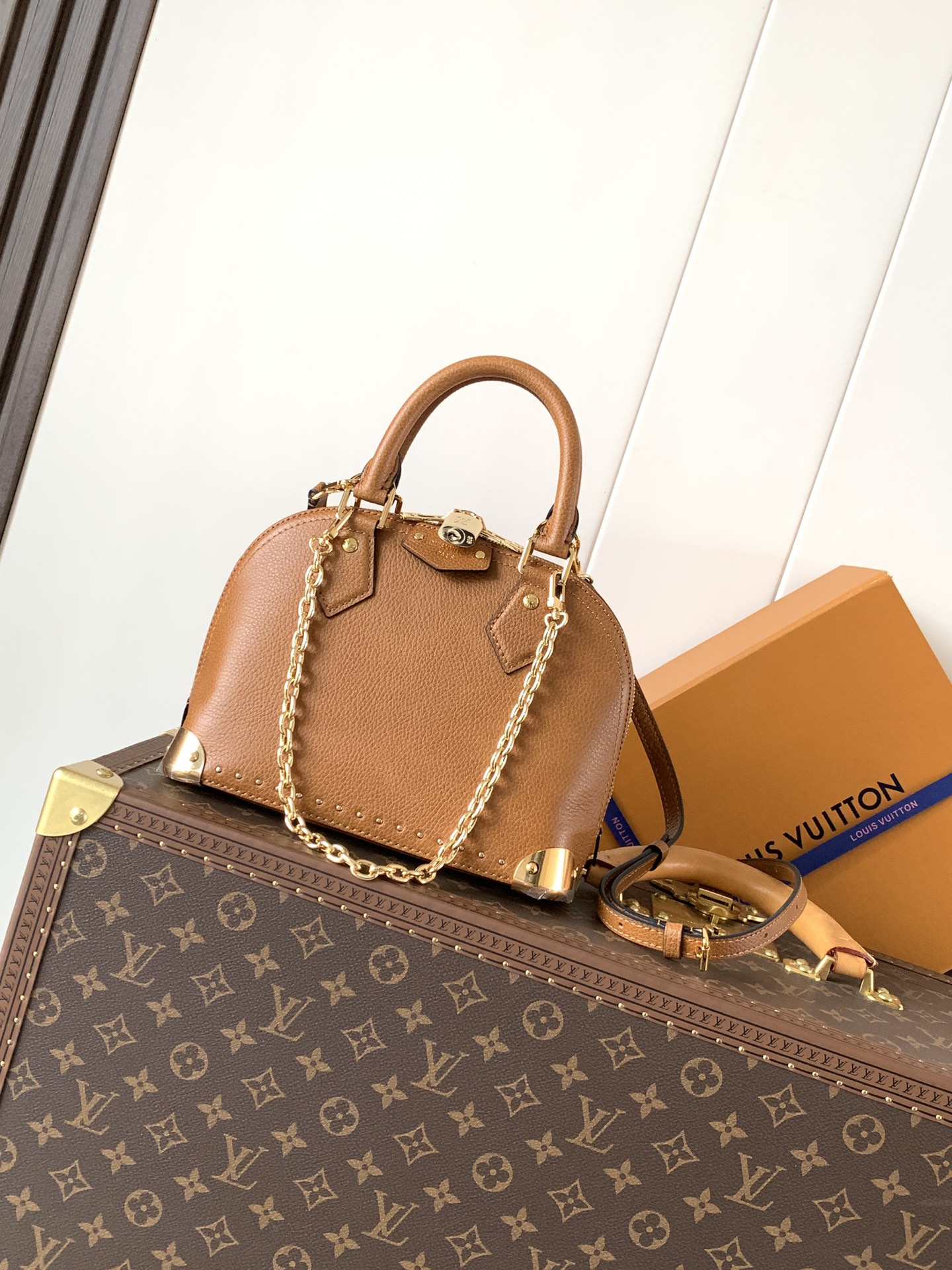 M29091 LV Alma Trunk BB in Tan Calf leather