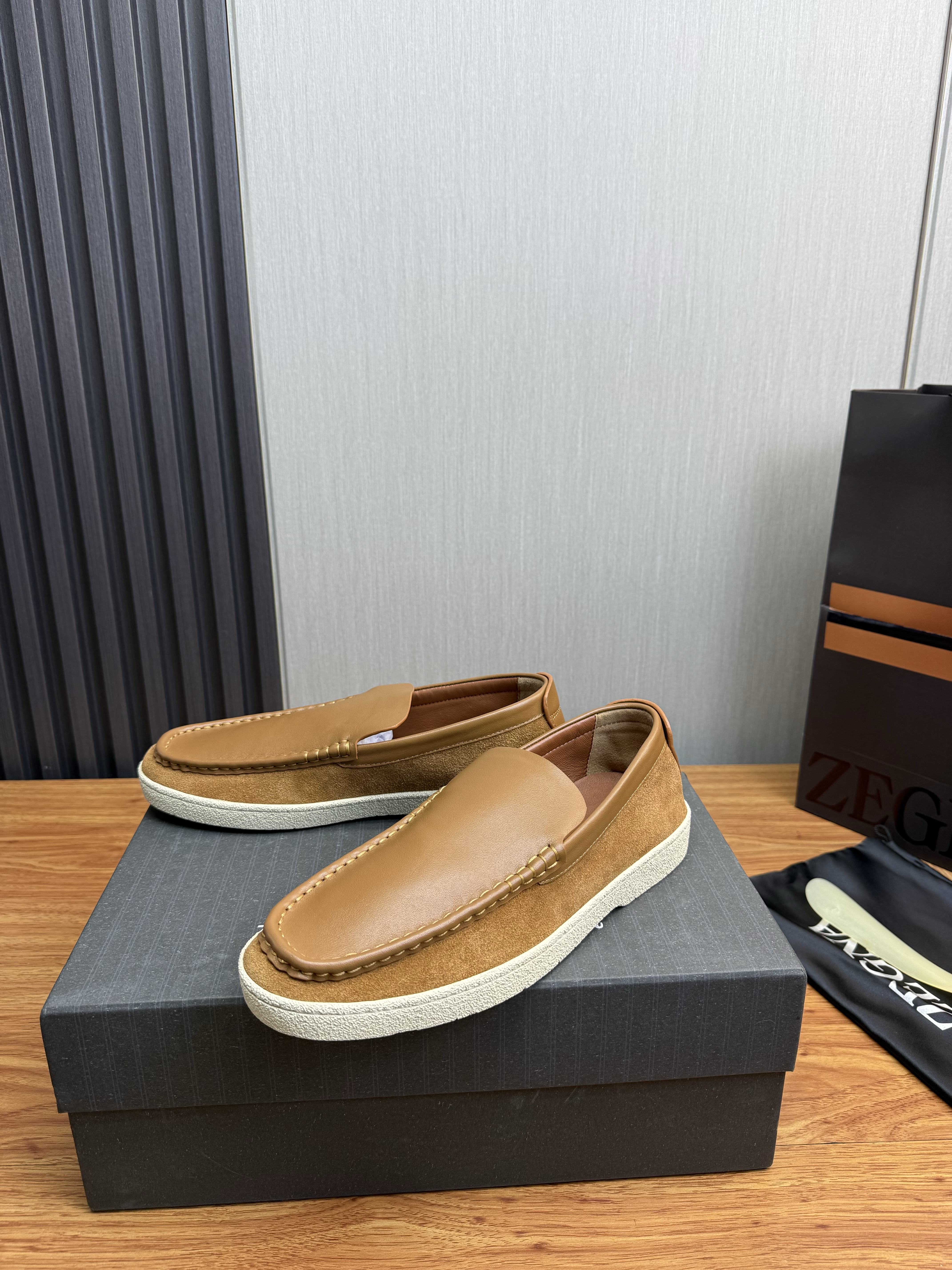 Zegna Men's Luxury leather loafer