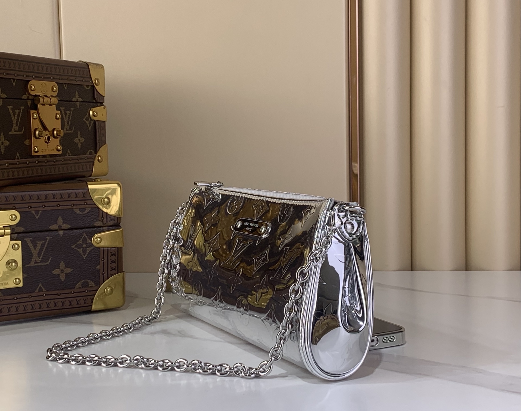 Louis Vuitton Pochette Eva handbag M26100 silver