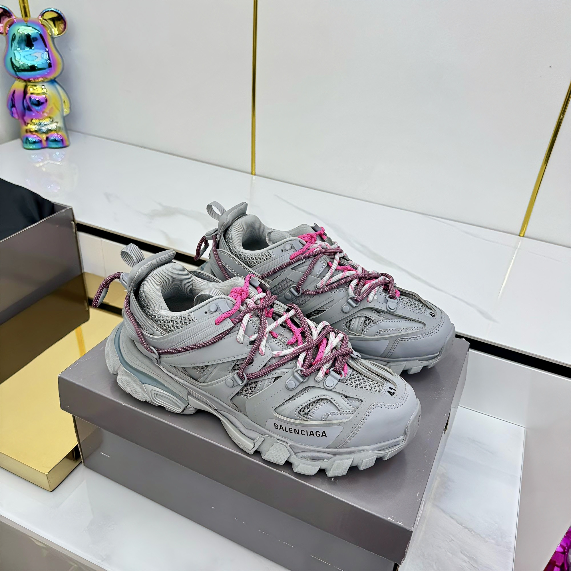 \Balenciaga 3XL Unisex Sneaker in Grey