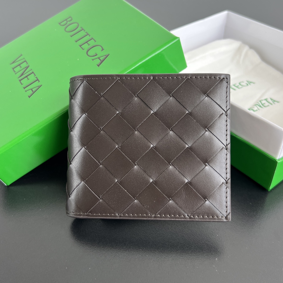 Bottega Veneta Men's Folded Wallet in Chocote Intreccio Leather