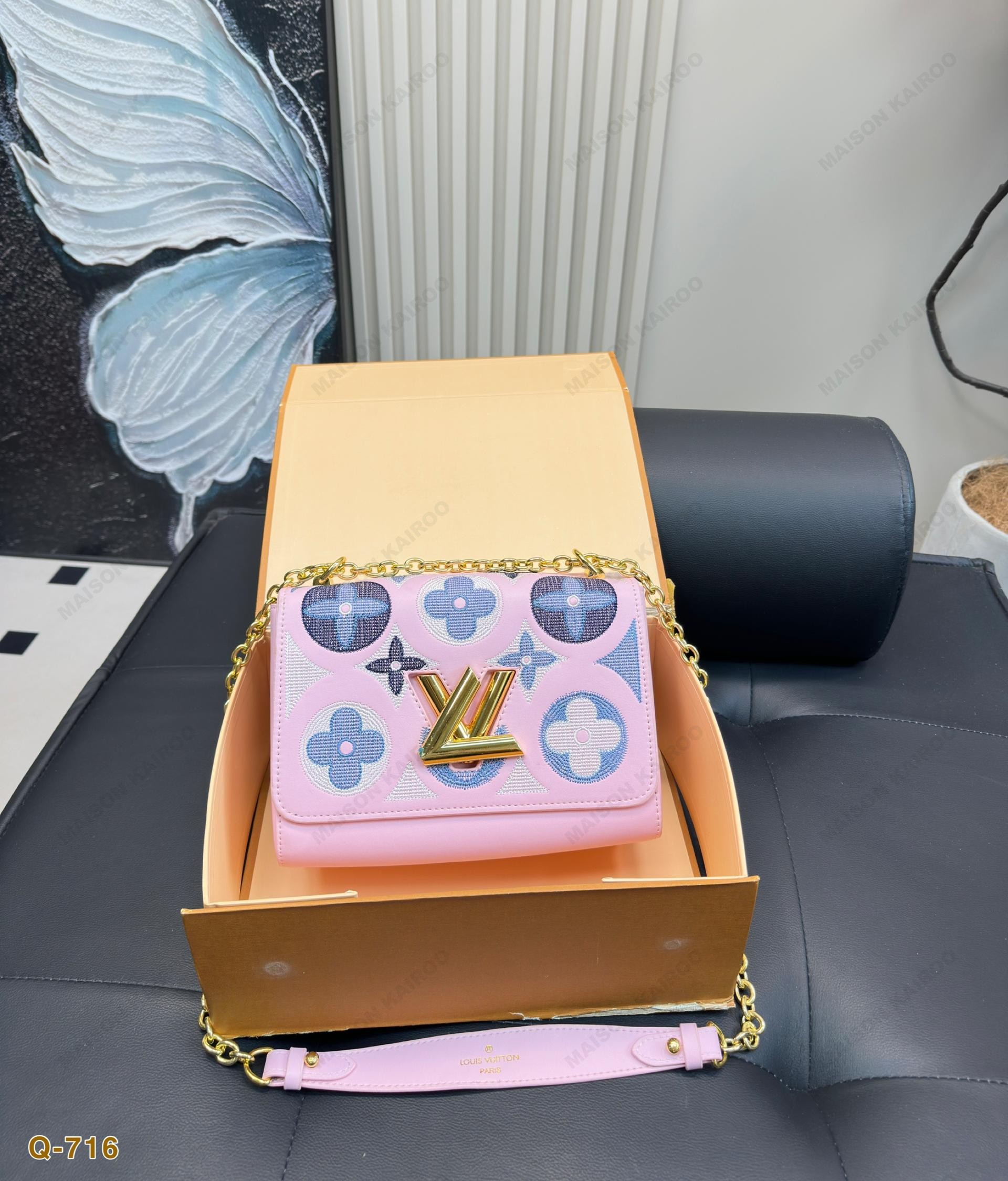 Louis Vuitton LV Twist Lock MM Monogram Floral Circle Patchwork Embroidery Leather Chain Shoulder Bag - KAIROO