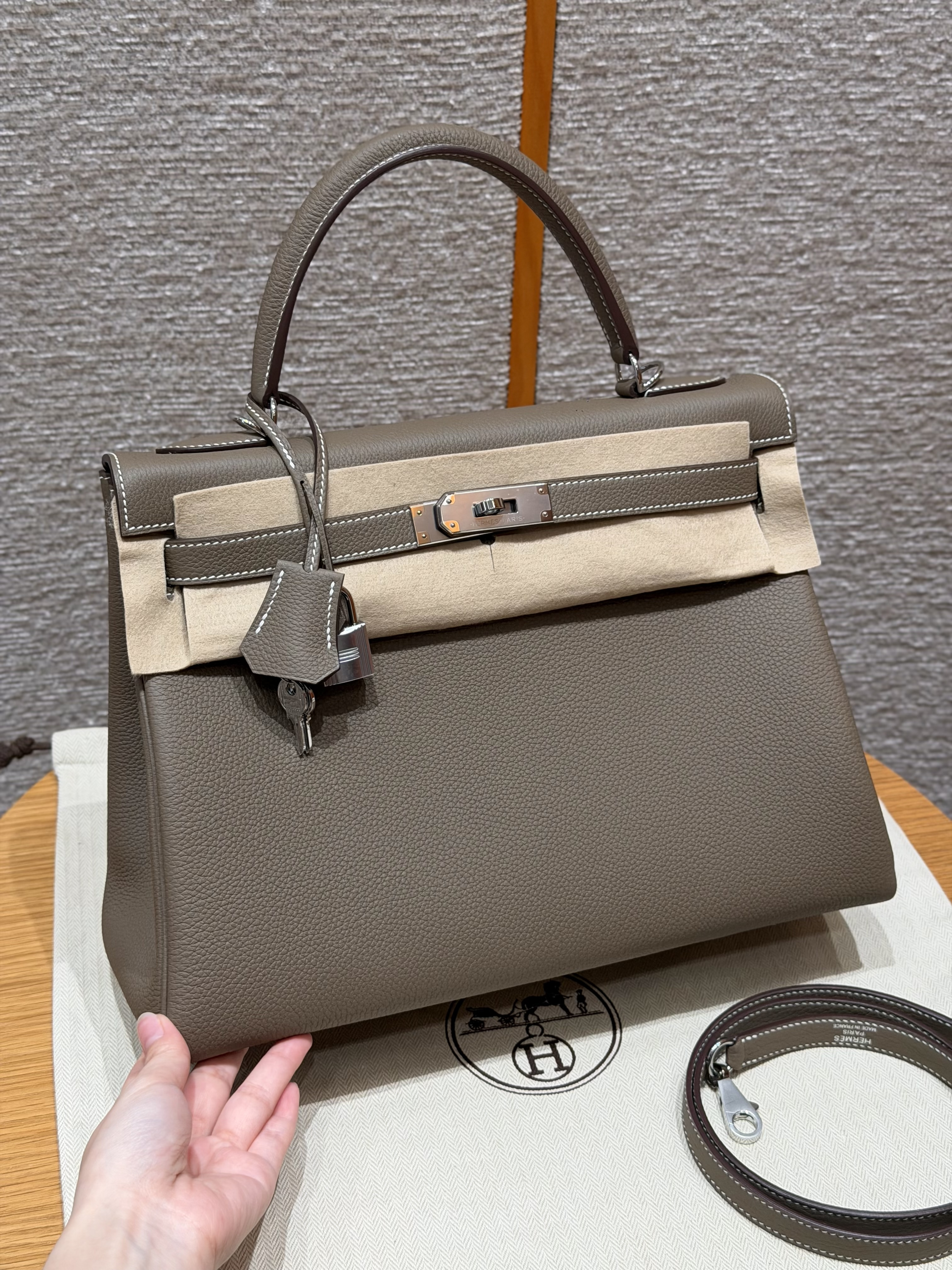 Hermes Etoupe Togo Kelly 32