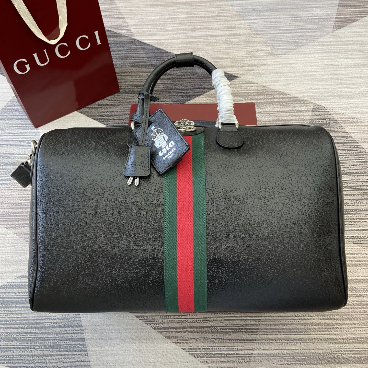 Gucci Bags Savoy Natural Gloss Black Soft Leather 834460
