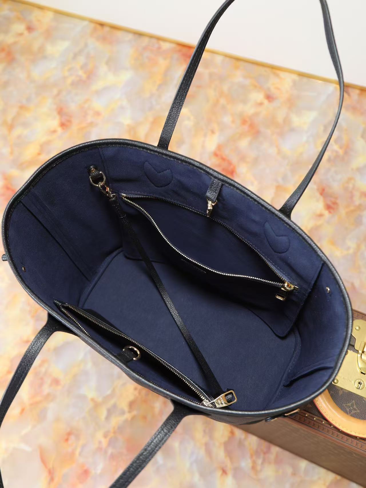Louis Vuitton LV 2026 M46482 Hazy Blue Neverfull Bag
