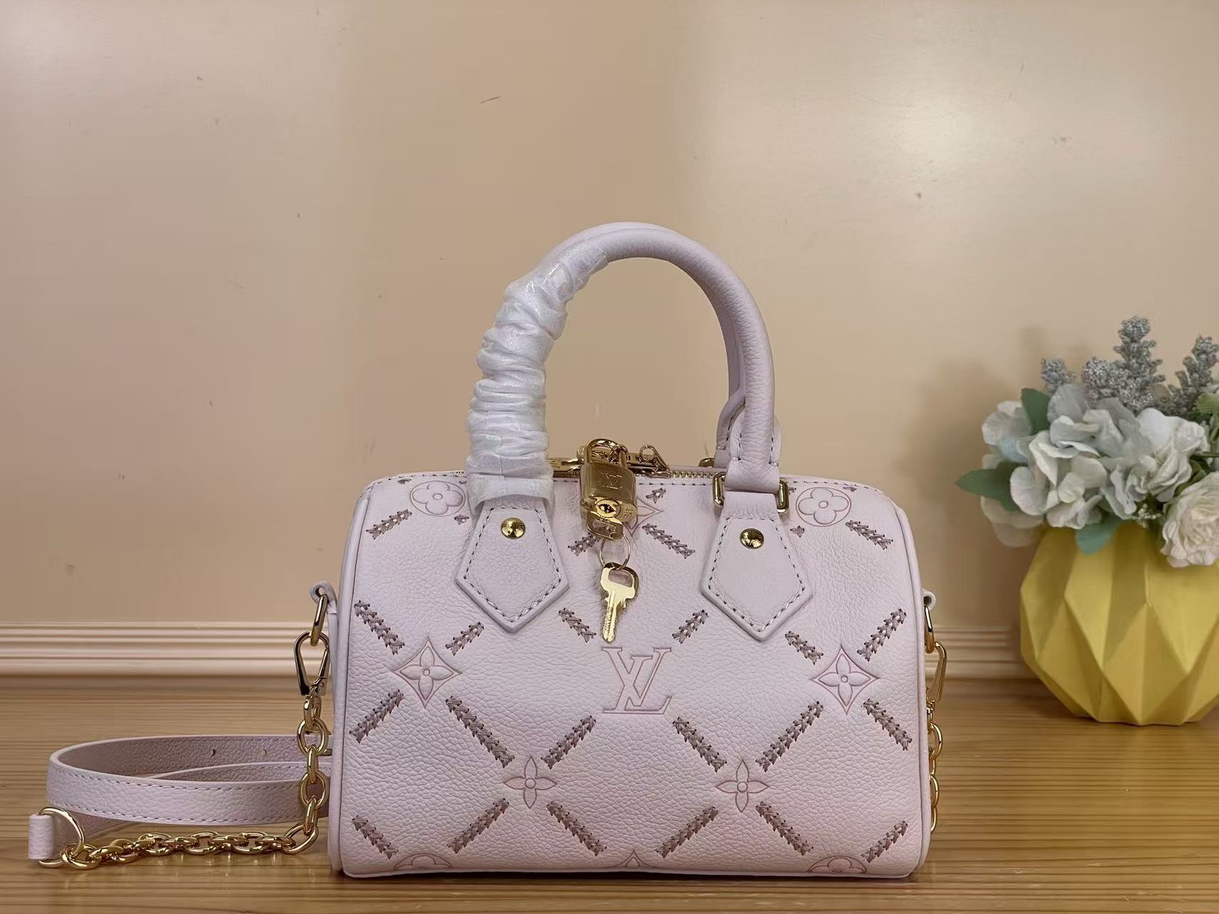 Louis Vuitton LV new pink embroidered Speedy Bandouli è re 20 handbag