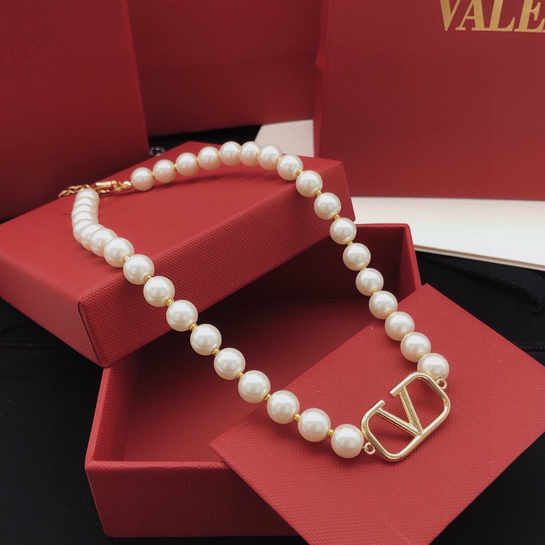 Valentino Classic Pearl Necklace