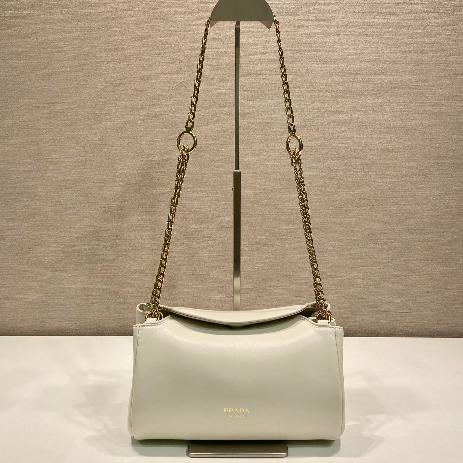 Prada Tumulte bag 24 white leather 280839