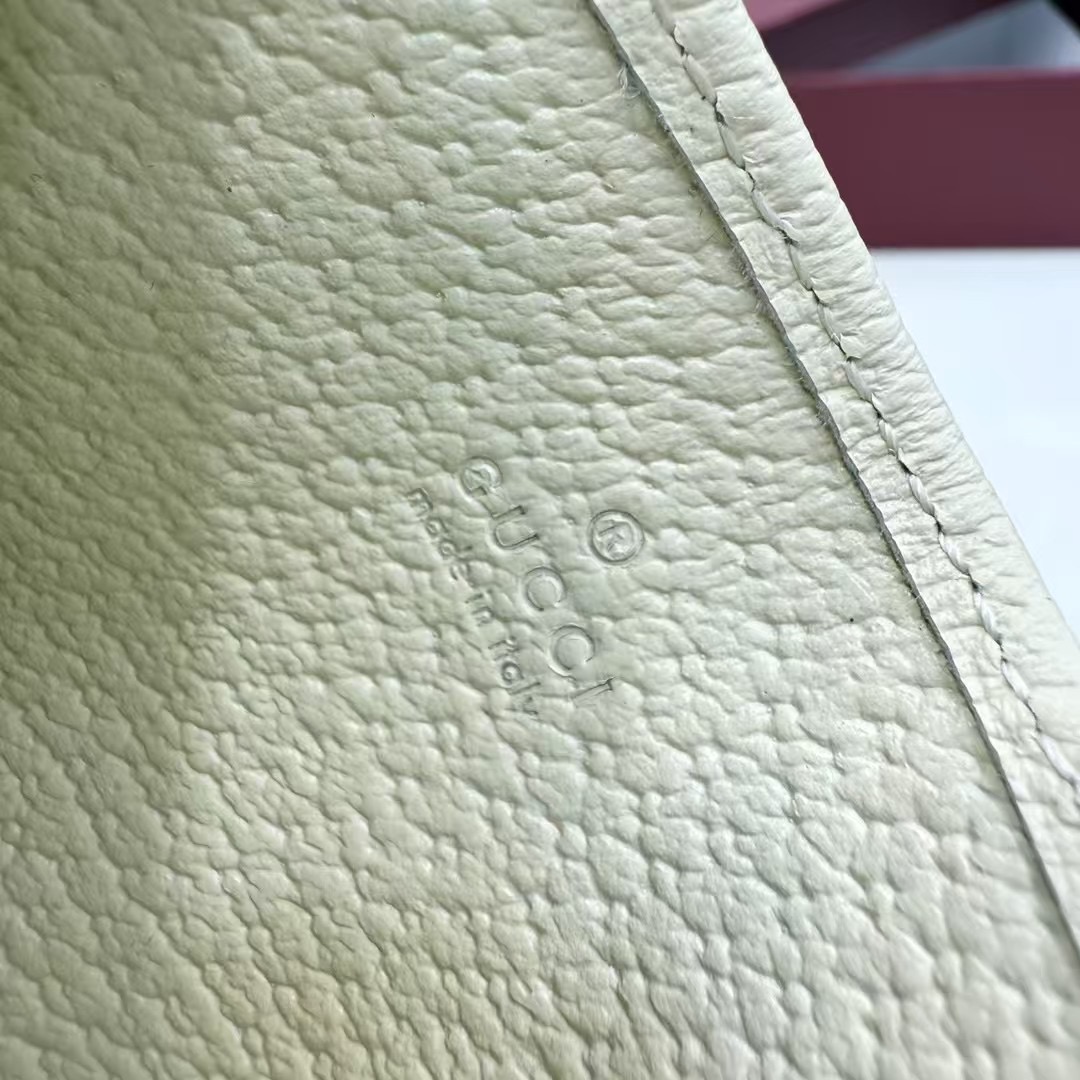 Gucci beige wallet card bag