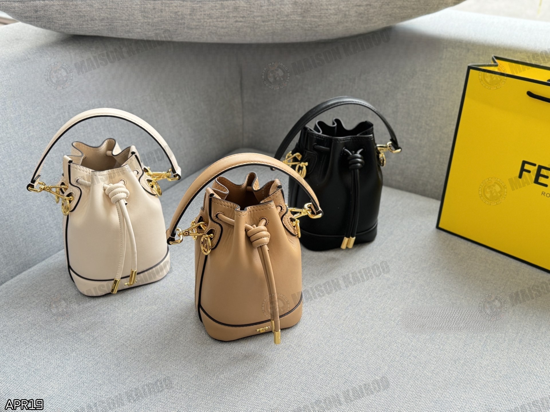 Fendi FF Mon Tresor Mini Smooth Leather Base Logo Drawstring Bucket Shoulder Bags - KAIROO