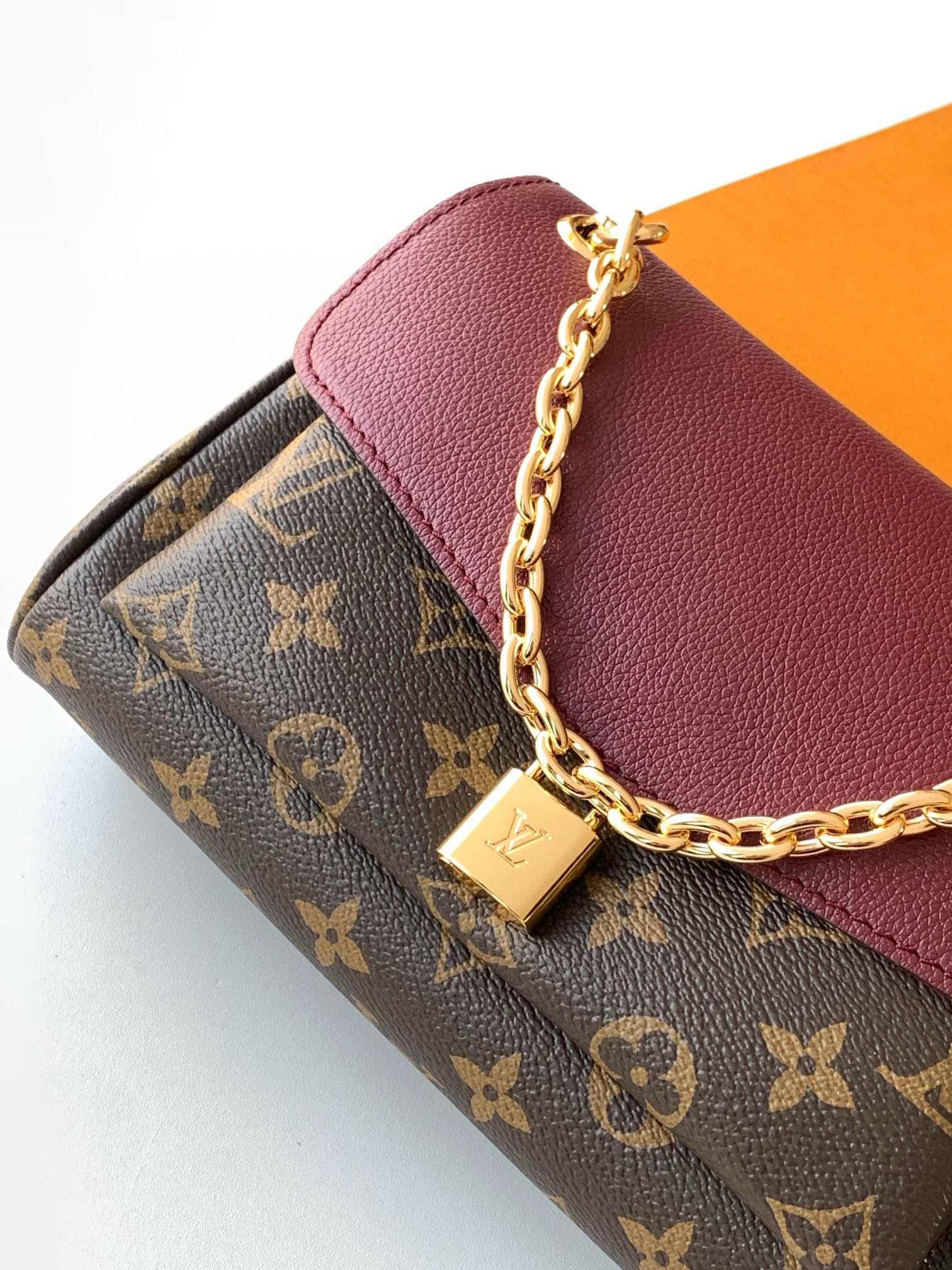M27067 LV Saint Germain BB Bag