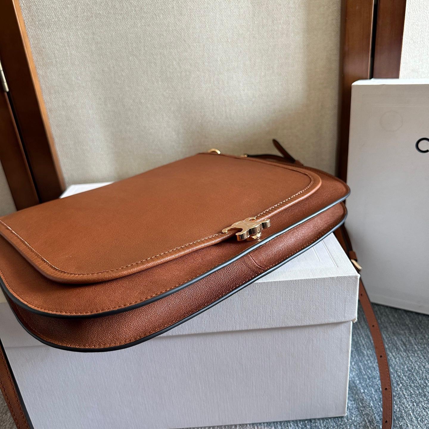 CELINE Soft Triomphe Besace Saddle Messenger Bag