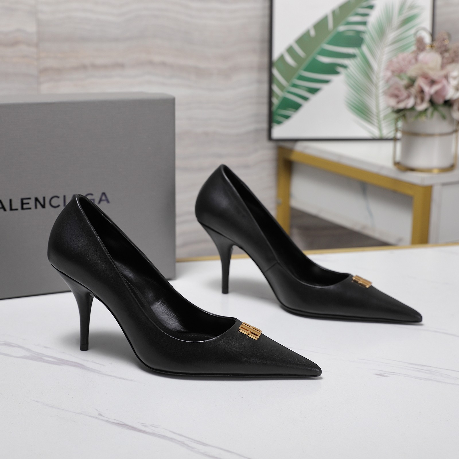 Balenciaga Women's Avenue BB Editor Pump in Black
