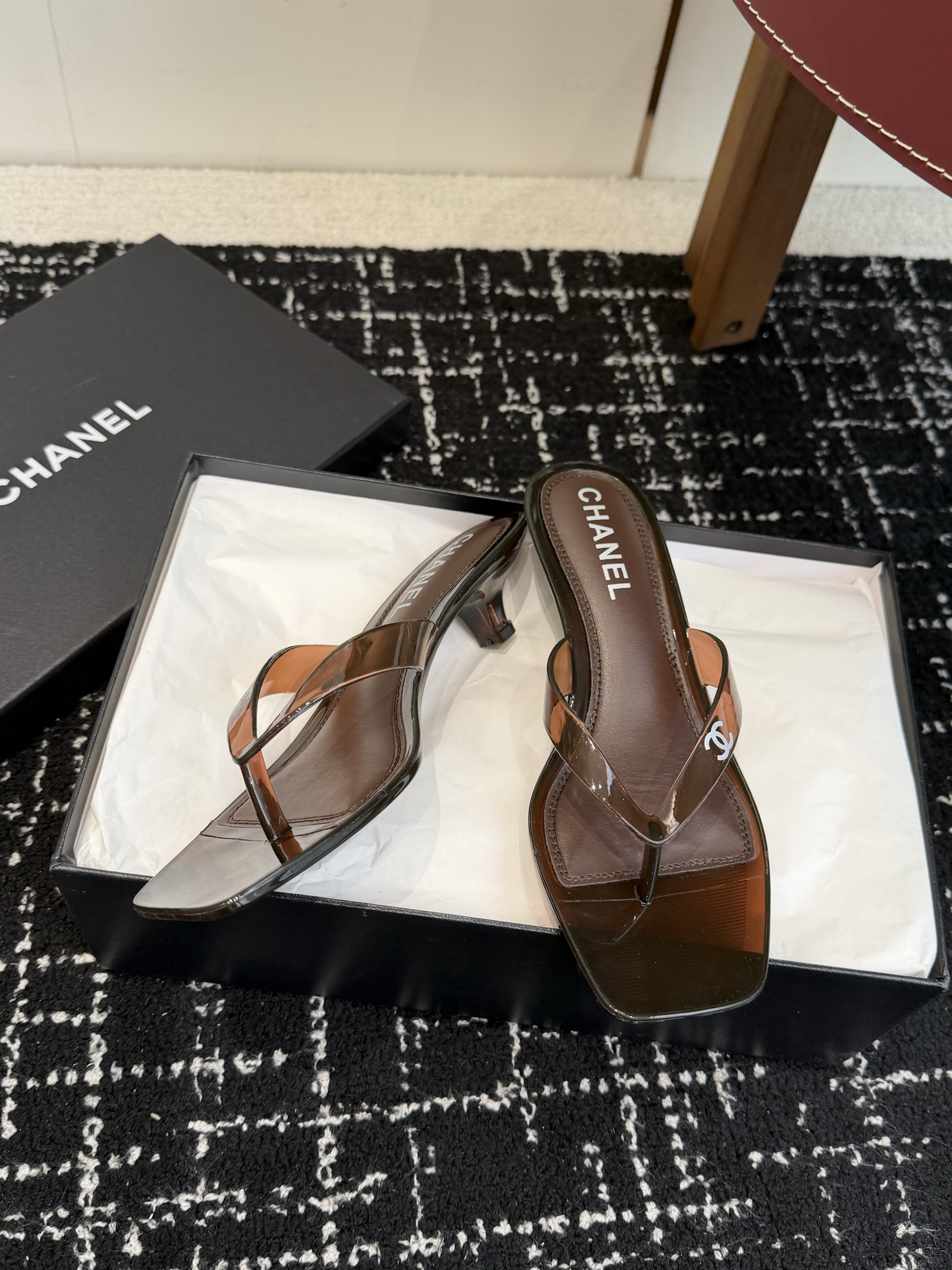 Chanel CC Logo Transparent PVC Jelly Square Toe Kitten Heel Beach Thong Sandals - KAIROO