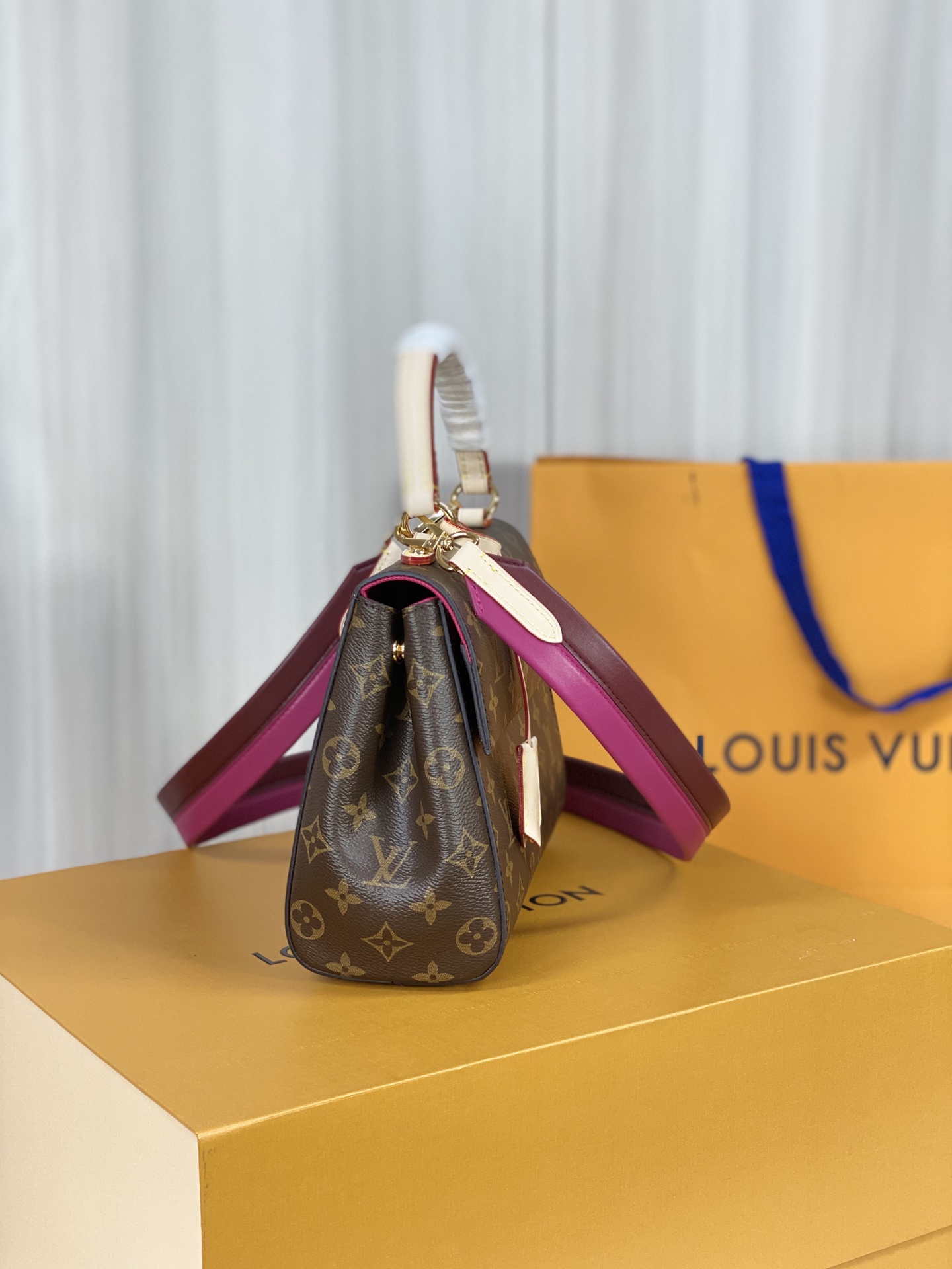 Louis Vuitton LV Cluny MM M42735