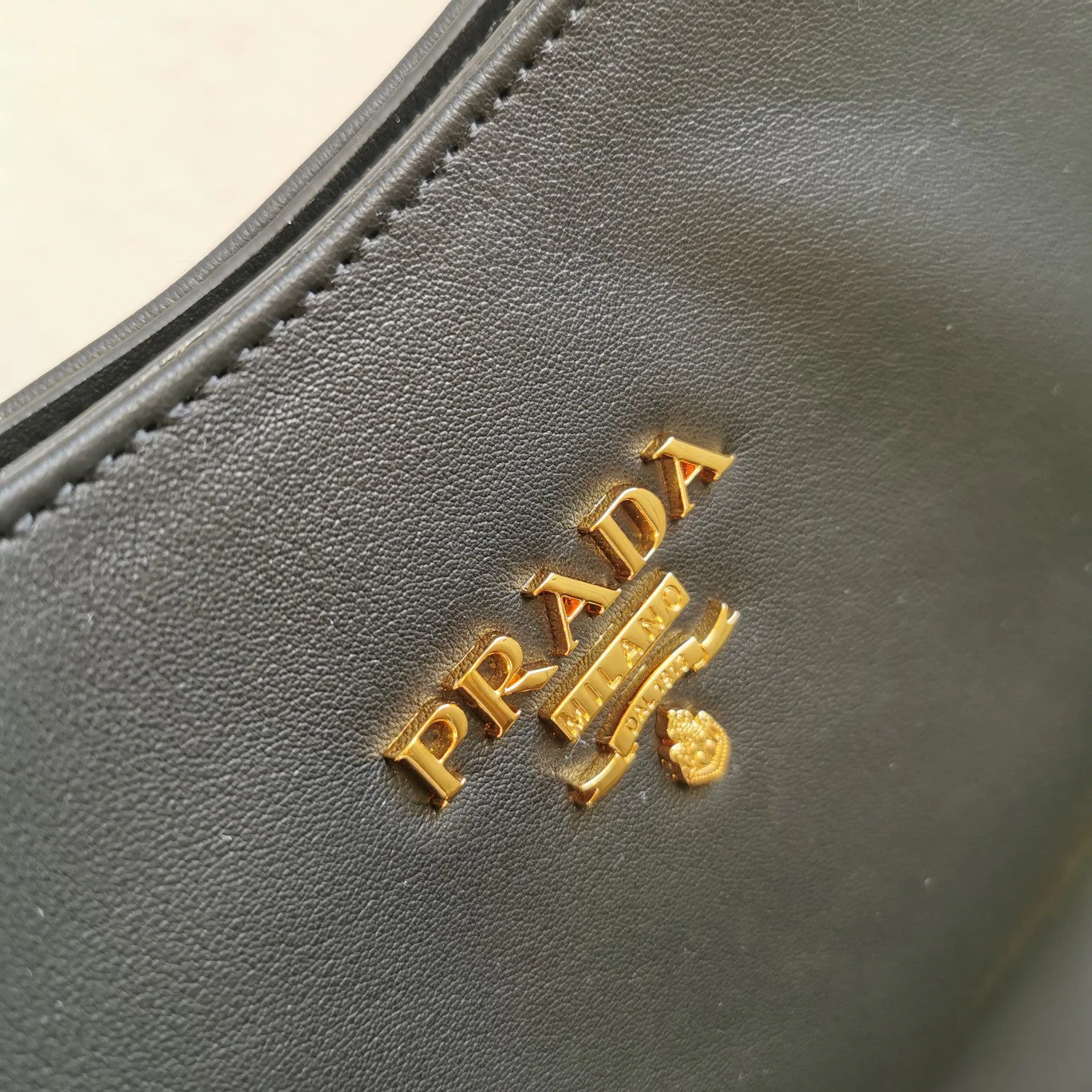 Prada CHAIN TOTE 39 SOFT BLACK CALFSKIN