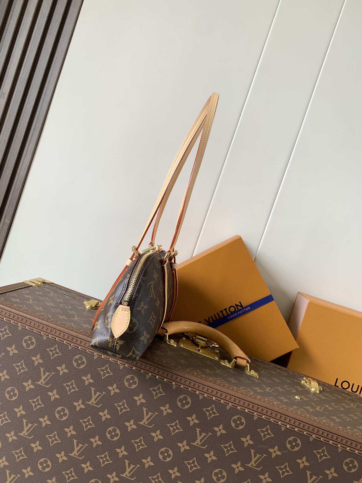 M28953 Squire East West Bag in Monogram Canvas