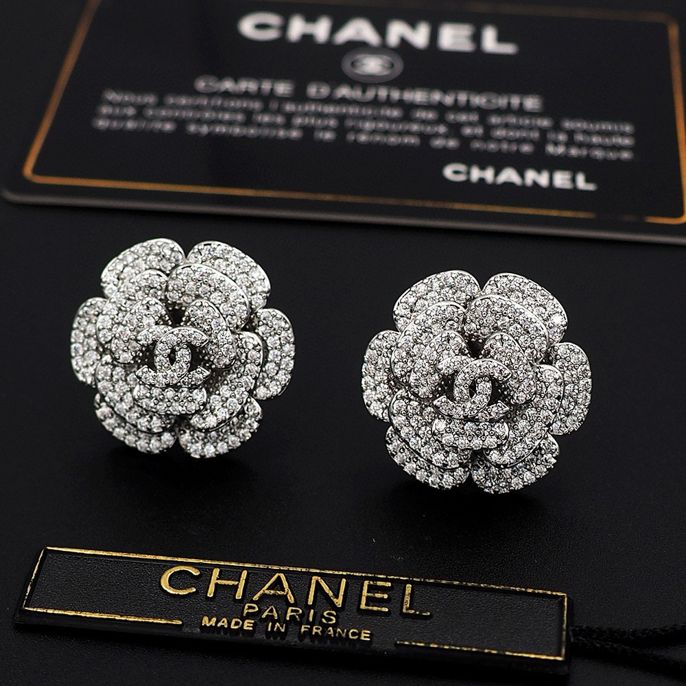 Chanel Fashion Earrings