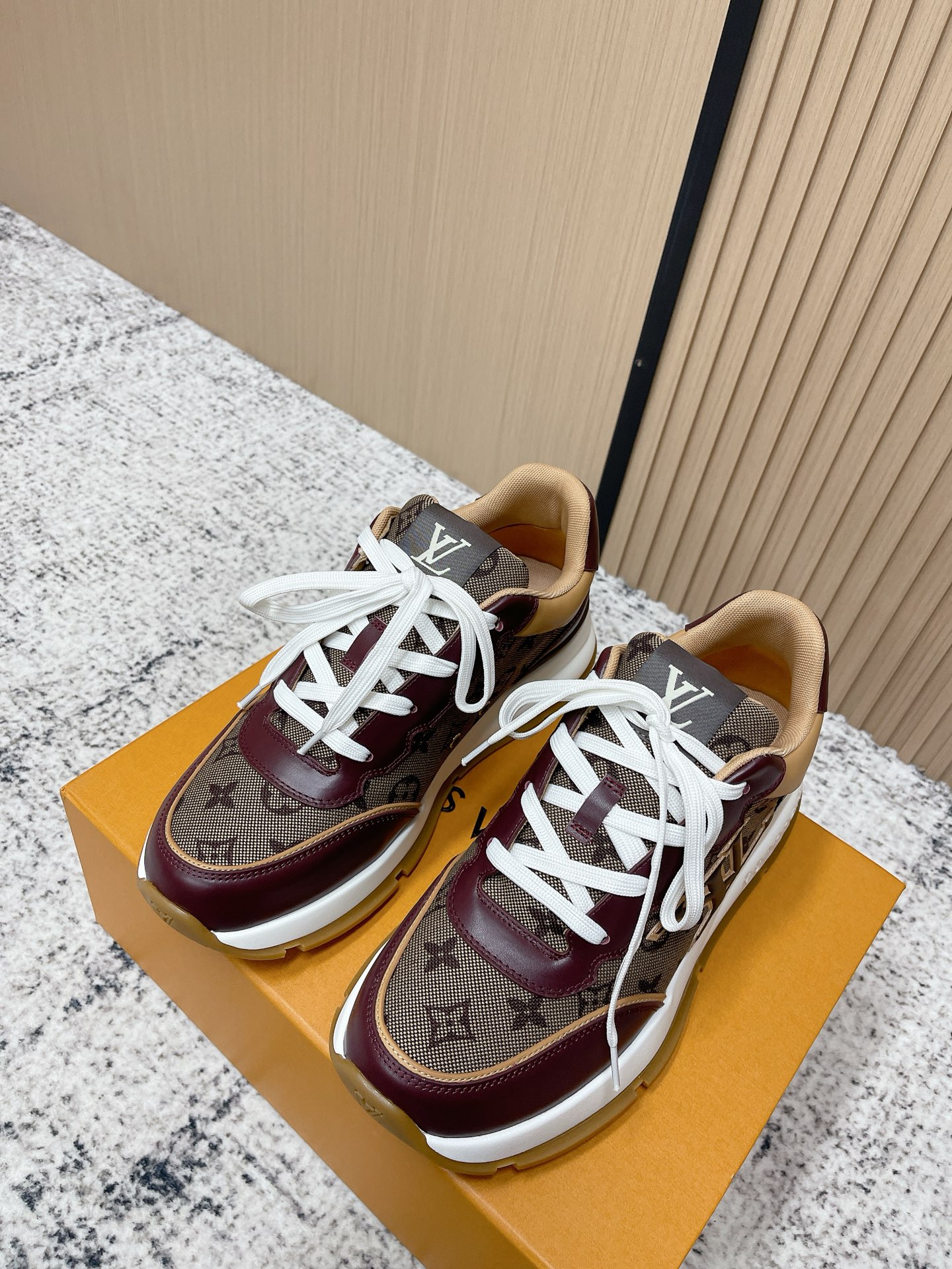 Louis Vuitton Men's LV Classic Sneaker