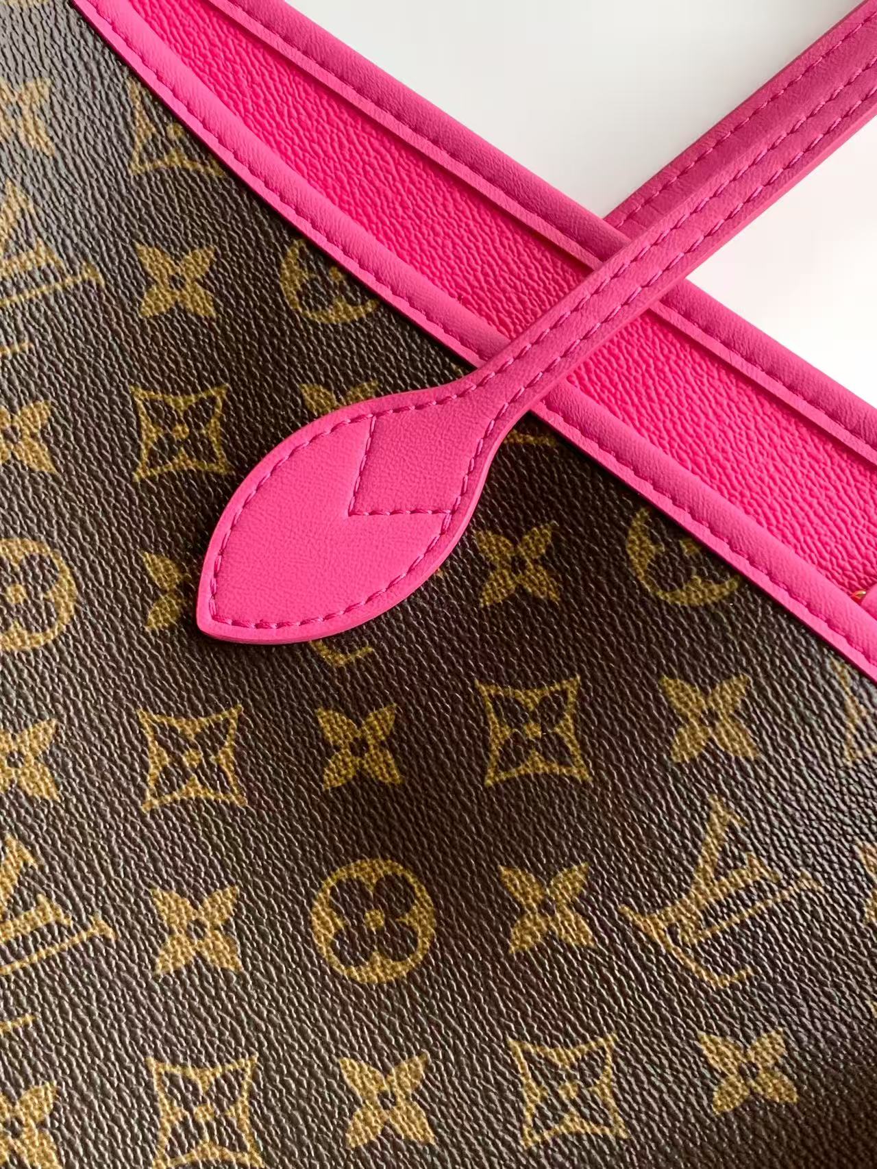 Louis Vuitton new Neverfull classic handbag