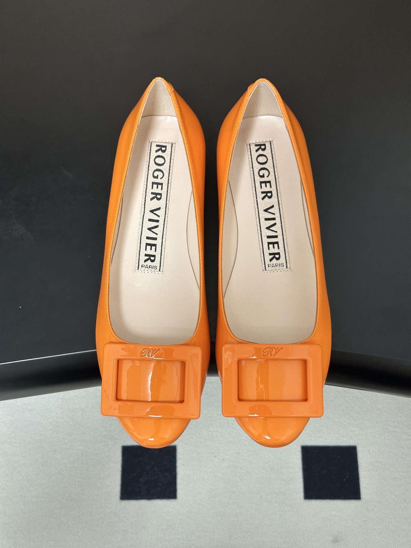 Roger Vivier Shiny leather Flat Ballets