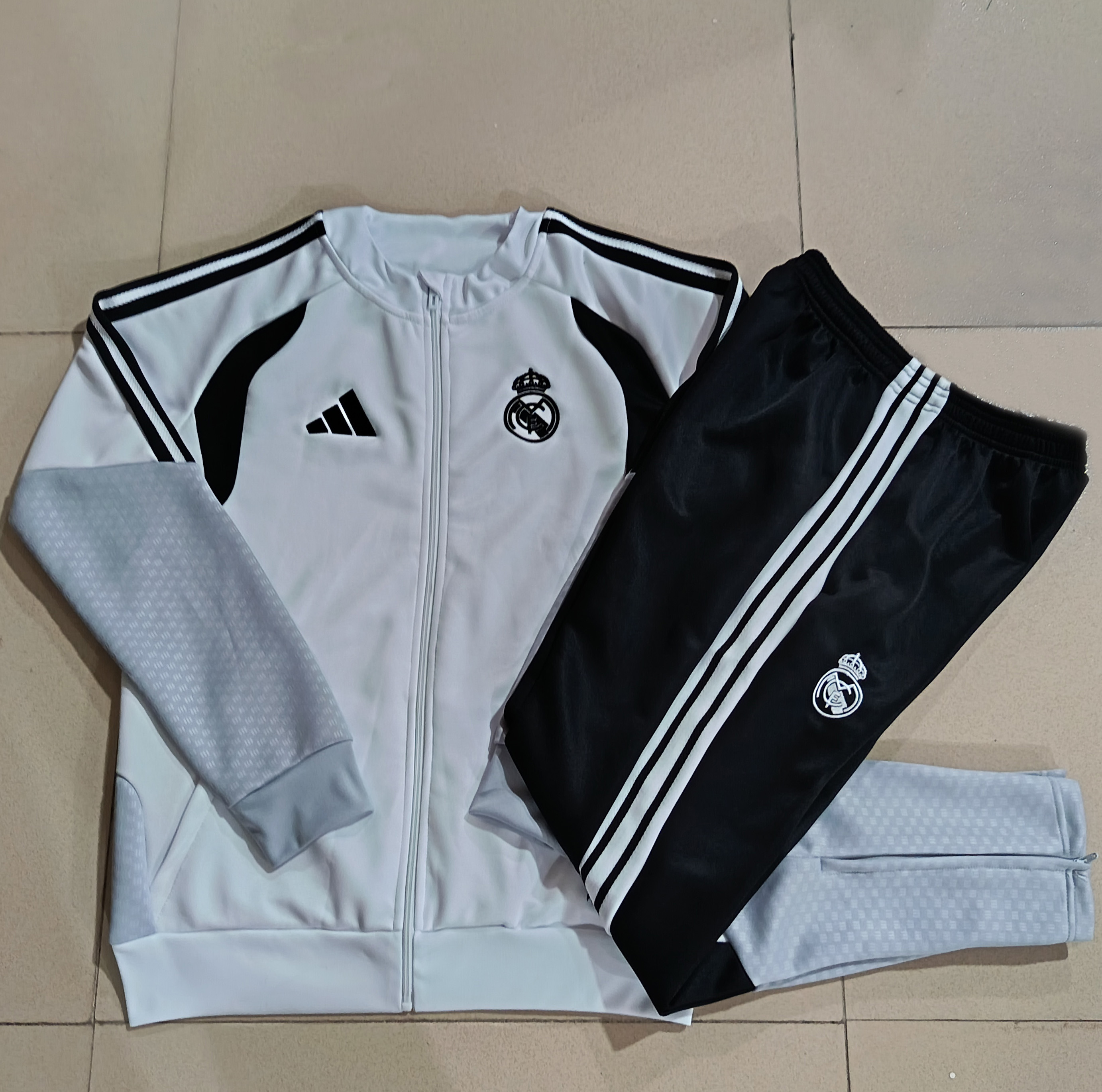 Real Madrid Kids Training Suit 26/27 | Soc Jersey - Premium Football Jersey